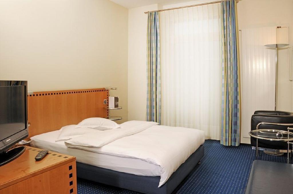 Art Deco Hotel Elite Biel Room photo